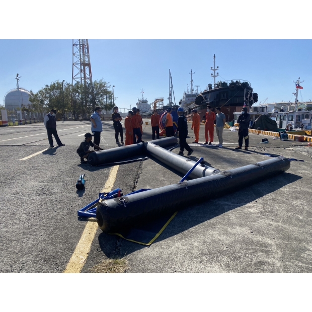 H型充氣式攔油索1.jpg H型充氣式攔油索1.jpg